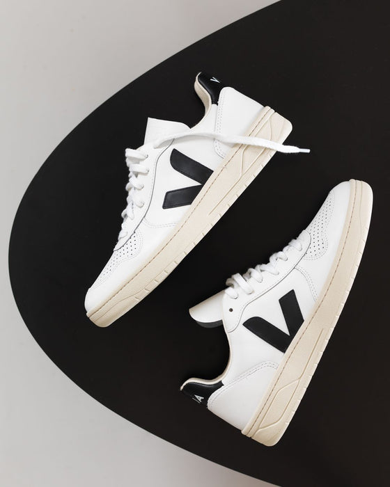 ヴェジャ VEJA  V-10スニーカー ホワイト/ブラック C.W.L