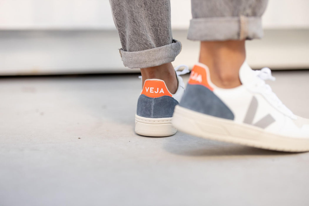 ヴェジャ VEJA V-10スニーカー ホワイトオックスフォード/グレー/オレンジ