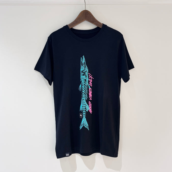 【フェアトレード認定】オーガニックコットン ユニセックス Tシャツ GVO Barracuda