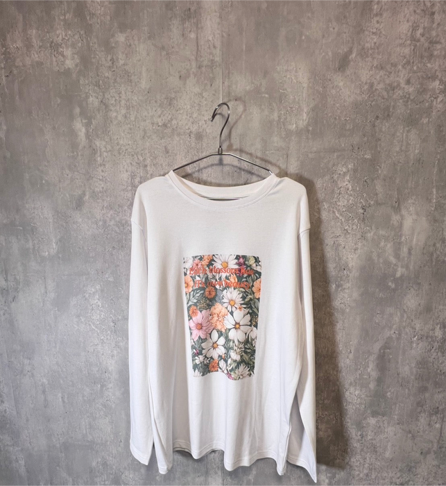 【TEN】Flowerシリーズ　Each Blossom Has Its Own Beauty Tシャツ オーガニックコットン/フロント
