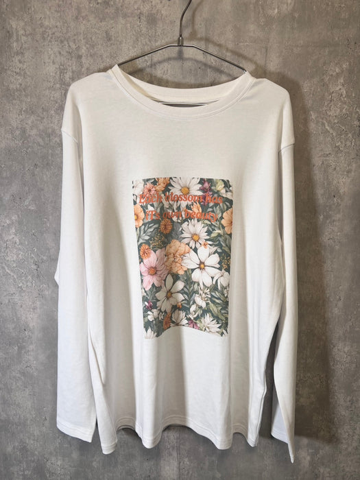 【TEN】Flowerシリーズ　Each Blossom Has Its Own Beauty Tシャツ オーガニックコットン/フロント